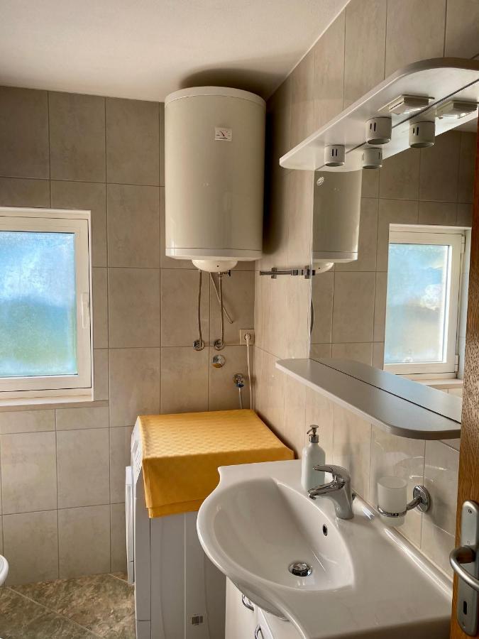 Apartmani Luka Zrnovo 외부 사진