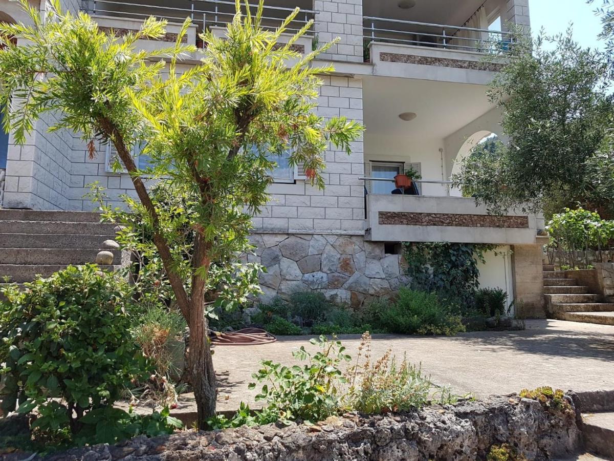 Apartmani Luka Zrnovo 외부 사진