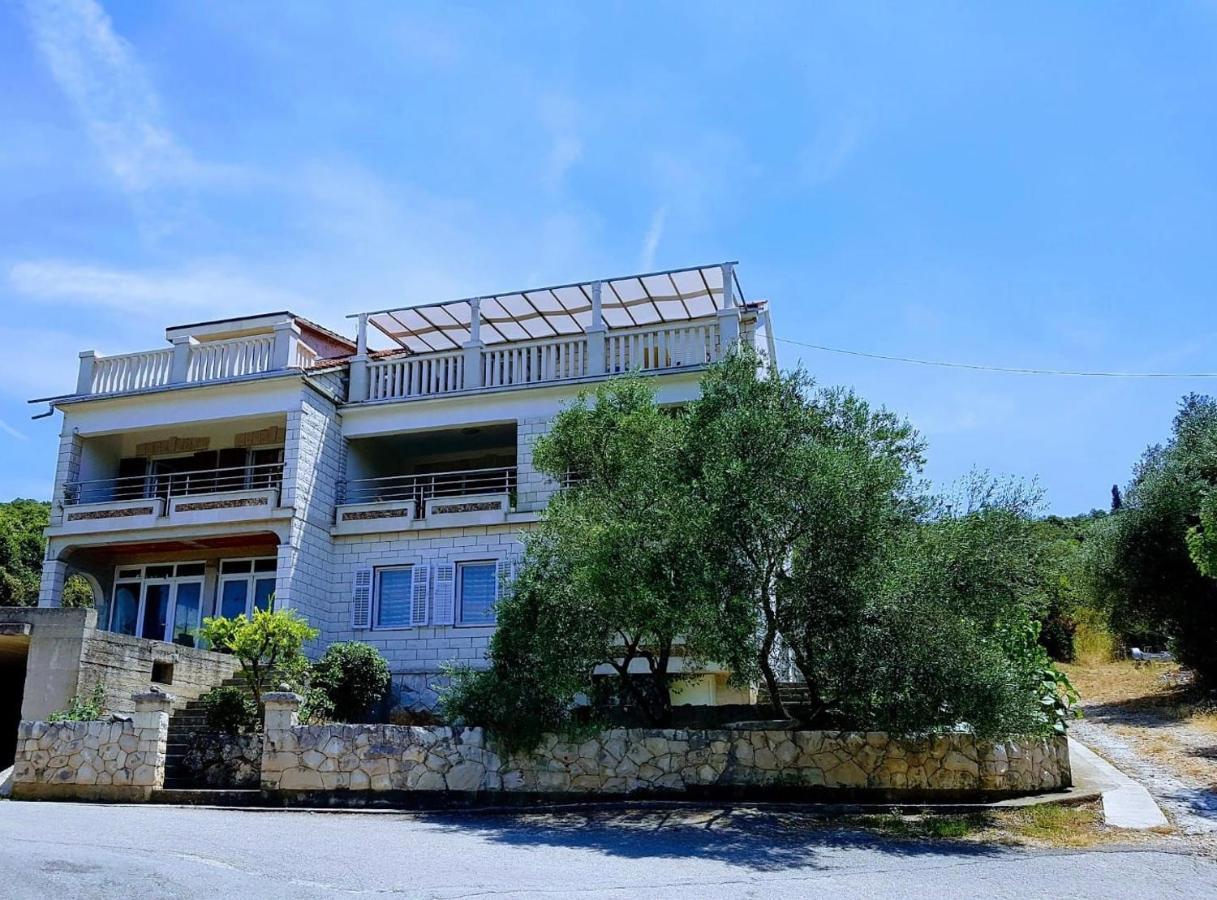 Apartmani Luka Zrnovo 외부 사진