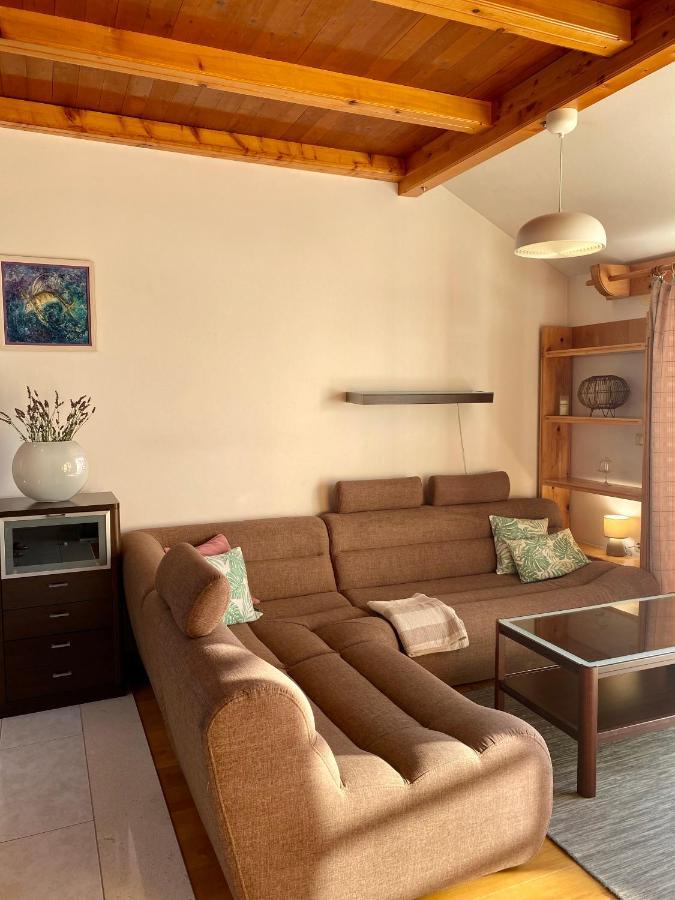 Apartmani Luka Zrnovo 외부 사진