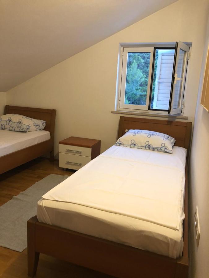 Apartmani Luka Zrnovo 외부 사진