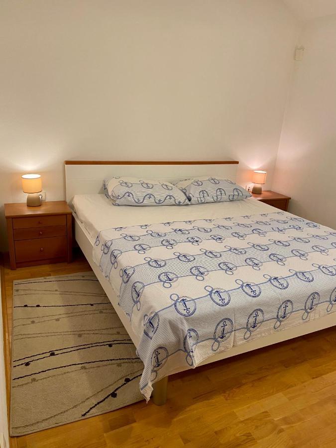 Apartmani Luka Zrnovo 외부 사진