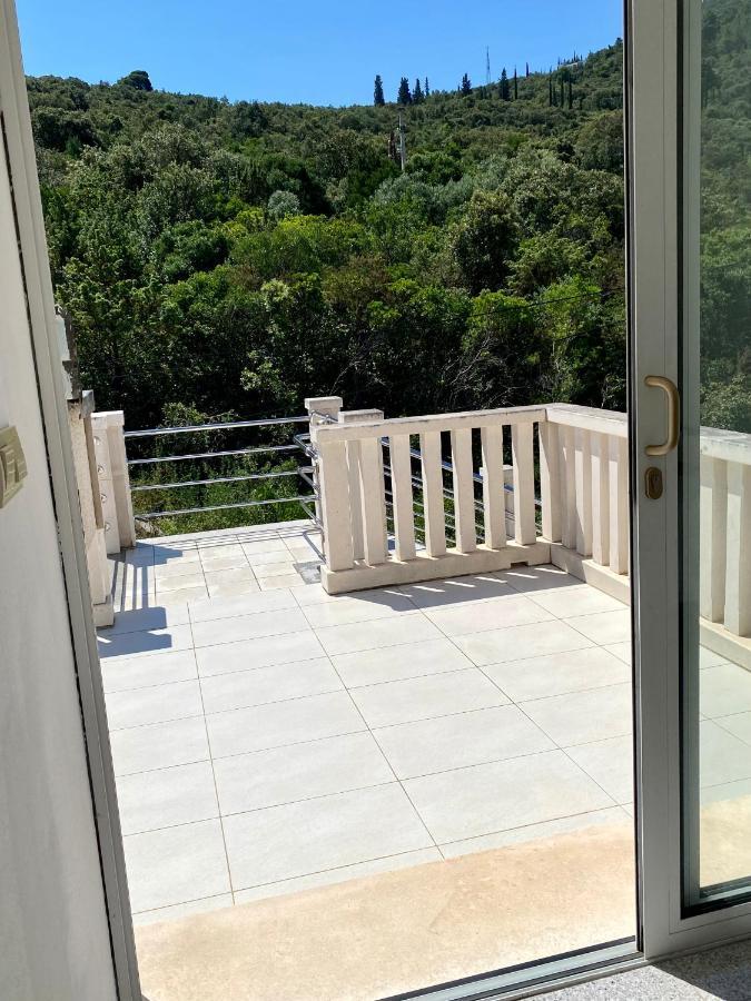 Apartmani Luka Zrnovo 외부 사진
