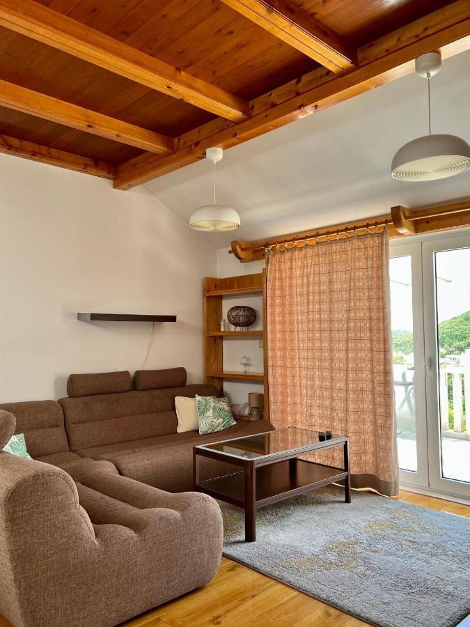 Apartmani Luka Zrnovo 외부 사진